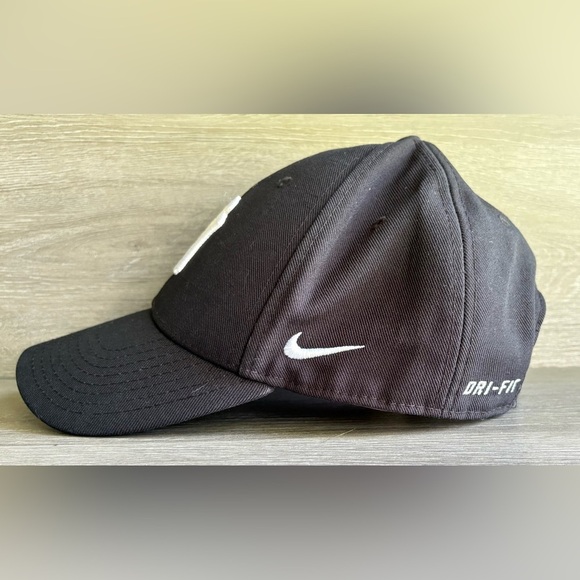 NIKE New York Yankees MLB Dri-Fit Legacy91 Velcro Strap Hat - Picture 2 of 5